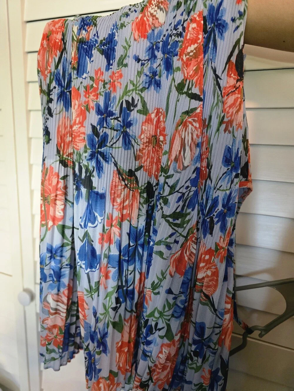 NWT Elie Tahari The Morgan Midi Dress Floral Pleated Halter in size Small - Picture 13 of 17